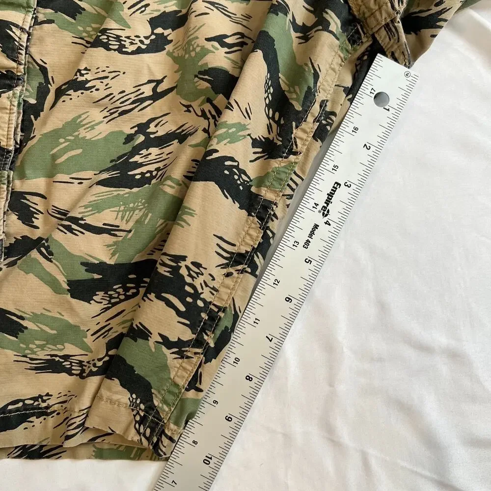 Levi Strauss & Co Cargo Shorts Mens 30 Tan Tiger Stripe Camo Military